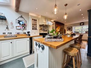 Kitchen Breakfast Room - click for photo gallery
